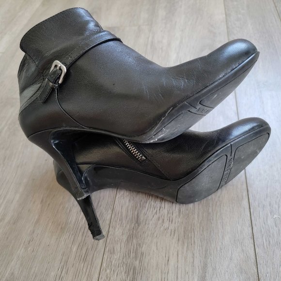 Black Leather heeled booties - Picture 2 of 4